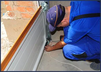 Neighborhood Garage Door Houston, TX 713-936-4626 - cont-door-instiallation-t-22-gr-23m